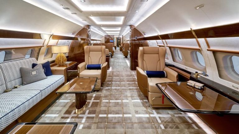 PrivateJetia Private Jet Fly 73