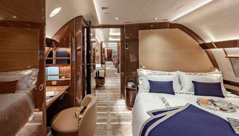 PrivateJetia Private Jet Fly 81