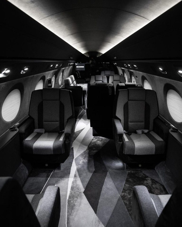 PrivateJetia Private Jet Fly 83