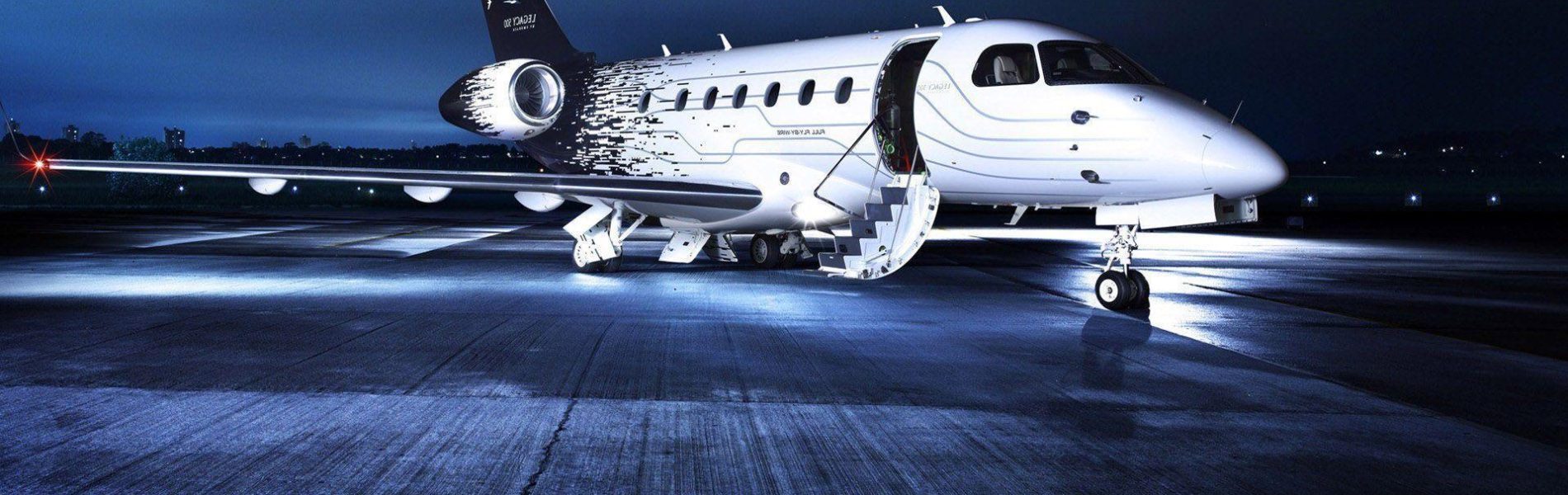 cropped Luxury Travel Private Jet Privatejetia 15.jpg